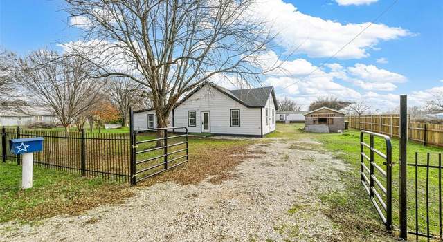 Photo of 1445 Rogers Rd, Newark, TX 76071