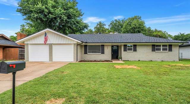 Photo of 436 Crestwood Ter, Hurst, TX 76053