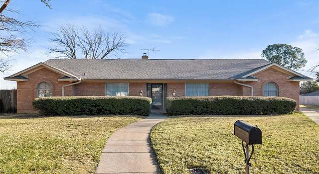 Photo of 1611 Royal Mile Ct, Arlington, TX 76015