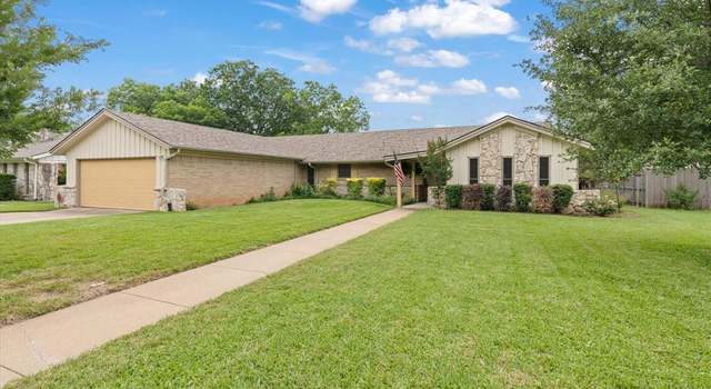 Photo of 1247 Wedgewood Dr, Cleburne, TX 76033