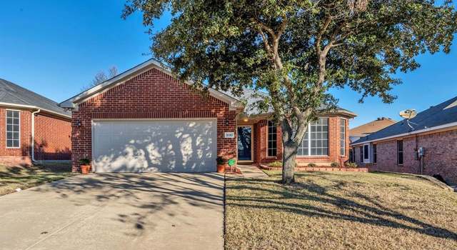Photo of 8141 Whitney Ln, Fort Worth, TX 76120