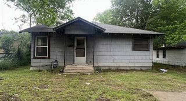 Photo of 318 Beckham St W, Sulphur Springs, TX 75482