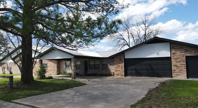 Photo of 133 Shenandoah Dr, Comanche, TX 76442