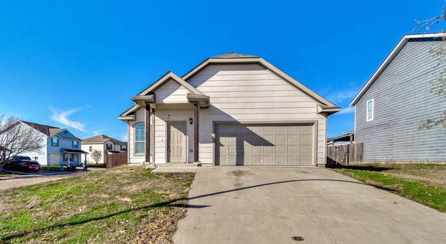 Photo of 2944 Las Cruces Dr, Fort Worth, TX 76119