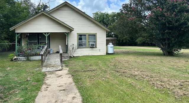Photo of 208 Charlie Dr, Quinlan, TX 75474