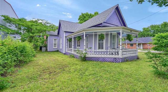 Photo of 127 E Woodland St, Collinsville, TX 76233