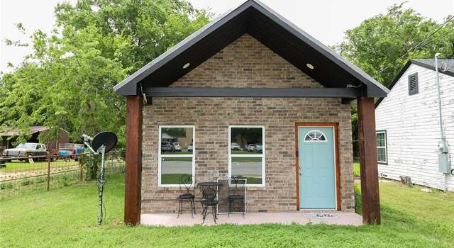 Photo of 1009 Clay St, Nocona, TX 76255