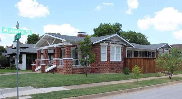 Photo of 1145 Mistletoe Dr, Fort Worth, TX 76110