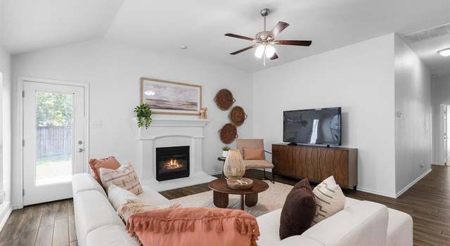 Photo of 10149 Red Bluff Ln, Fort Worth, TX 76177