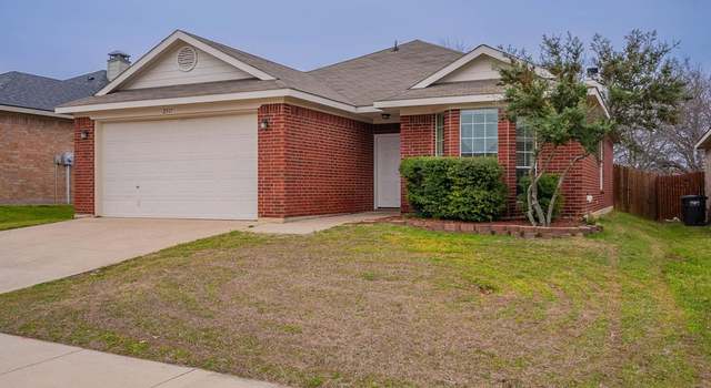 Photo of 2517 Wakecrest Dr, Fort Worth, TX 76108
