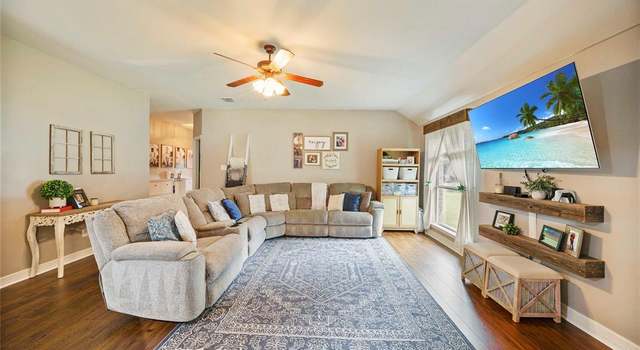 Photo of 910 W Bois D Arc St, Celina, TX 75009