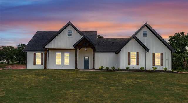 Property at 332 Jonny Boy Way, Springtown, TX 76082, 4 beds, 2 baths