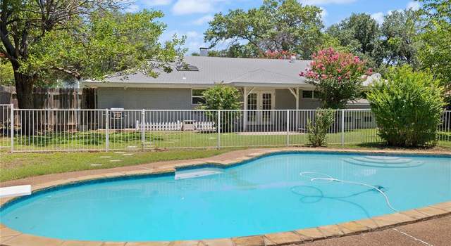 Photo of 8021 Northbrook Dr, Benbrook, TX 76116