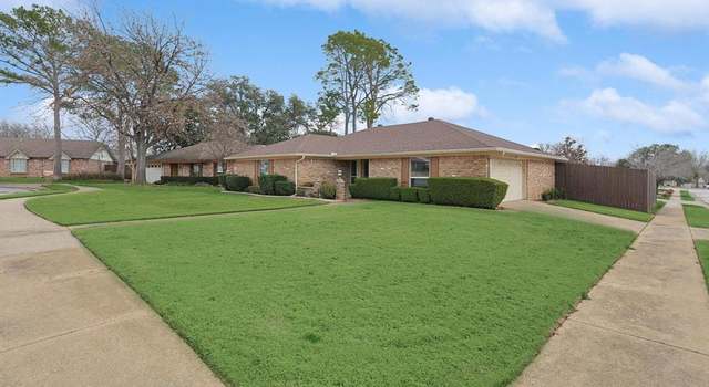 Photo of 2400 Meadow Vw, Bedford, TX 76021