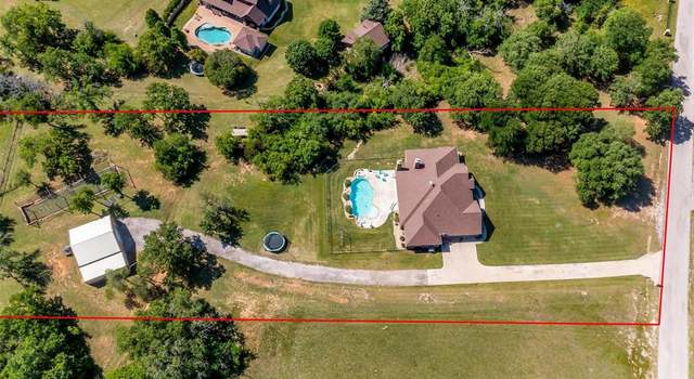 Photo of 806 N Savage Creek Ln, Weatherford, TX 76087