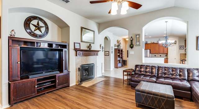 Photo of 3952 Sunnygate Dr, Fort Worth, TX 76262