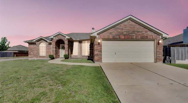 Photo of 1313 Embercrest Dr, Midlothian, TX 76065