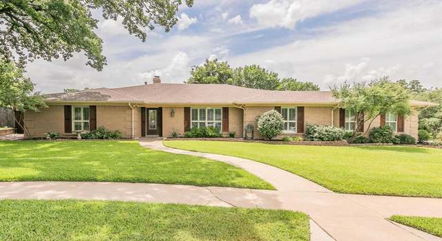Photo of 11 Country Club Ct, Pantego, TX 76013