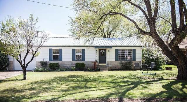 Photo of 509 W 3rd St, Claude, TX 79019