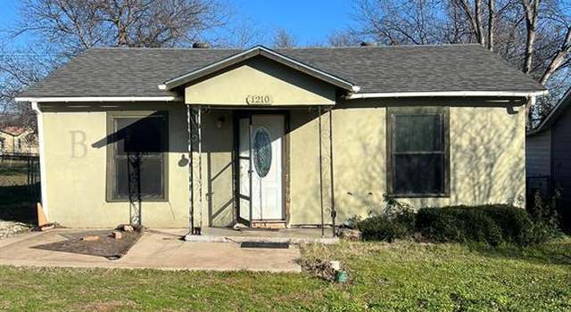 Photo of 1210 Harvard St, River Oaks, TX 76114