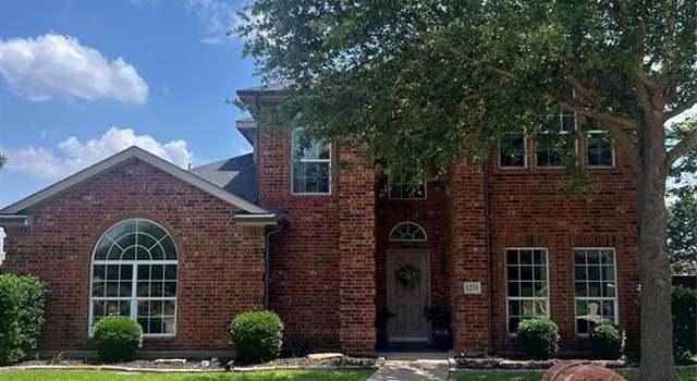 Photo of 1233 Blue Brook Dr, Rockwall, TX 75087