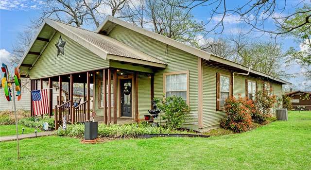 Photo of 565 Monroe St, Deport, TX 75435
