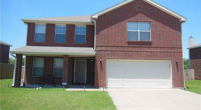 Photo of 921 Blue Sky Dr, Arlington, TX 76002