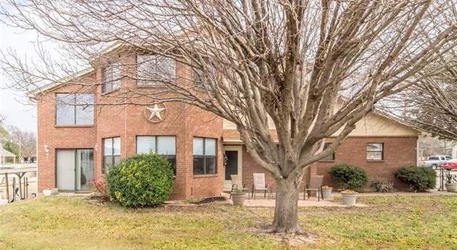 Photo of 4510 Robin Ct, Granbury, TX 76049
