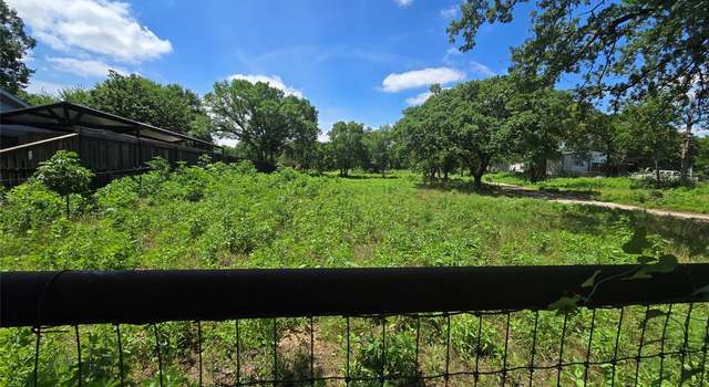 Photo of 7300 Kuban Blvd, Fort Worth, TX 76120