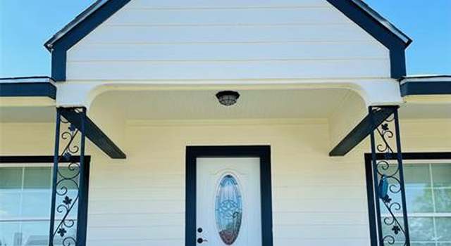 Photo of 1121 E Morningside Dr, Fort Worth, TX 76104