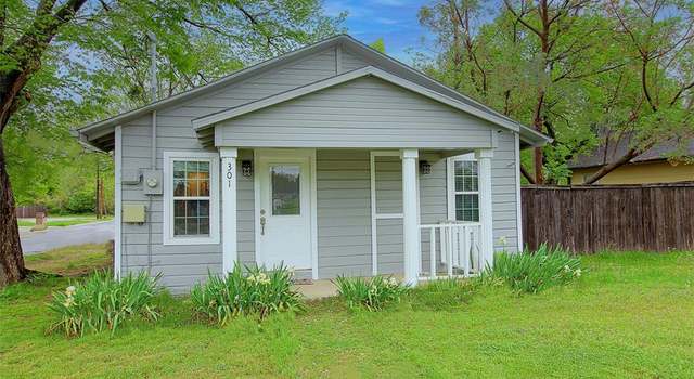 Photo of 301 S Bradshaw St, Denton, TX 76205
