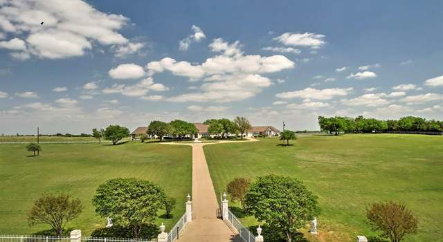 Photo of 2005 Lakeshore Dr, Cleburne, TX 76033