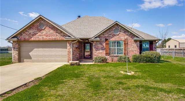 Photo of 949 Bois D Arc St, Whitesboro, TX 76273