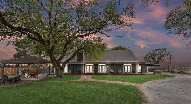 Photo of 340 County Road 3336, Paradise, TX 76073