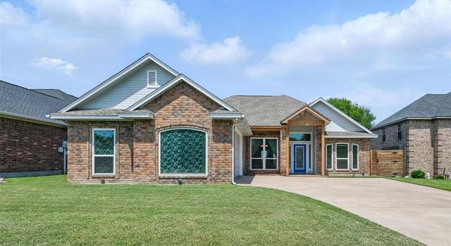 Photo of 202 Centenial Ave, Ennis, TX 75119