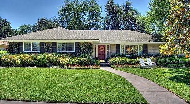 Photo of 6206 Saratoga Cir, Dallas, TX 75214