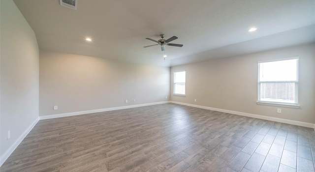 Photo of 1210 Rolling Meadows Dr, Cedar Hill, TX 75104