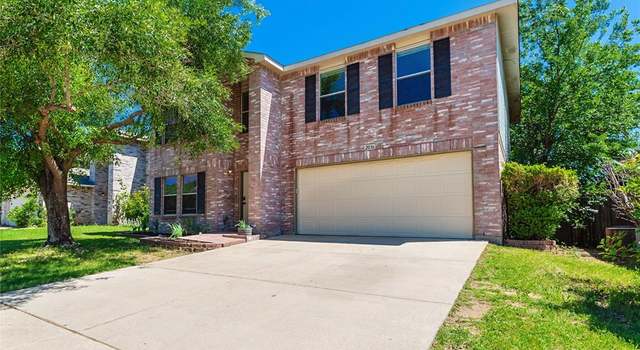 Photo of 2036 Shawnee Trl, Fort Worth, TX 76247