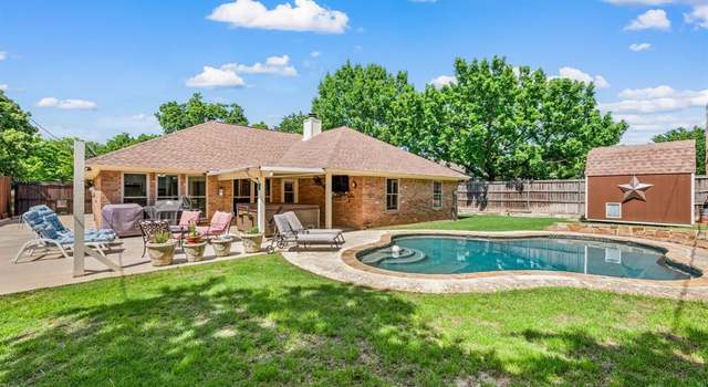 Photo of 129 Montreal Dr, Hurst, TX 76054