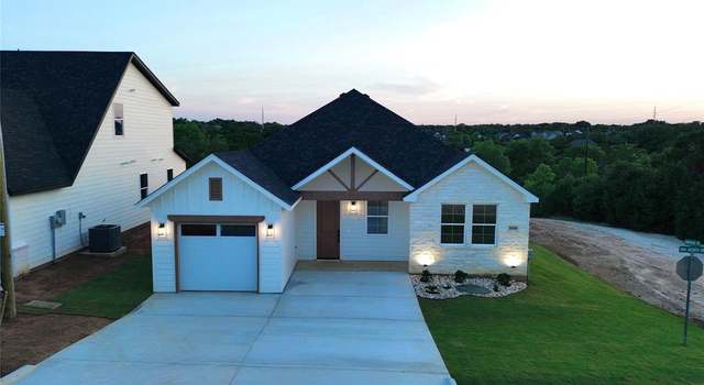 Photo of 5600 San Jacinto Dr, Granbury, TX 76048