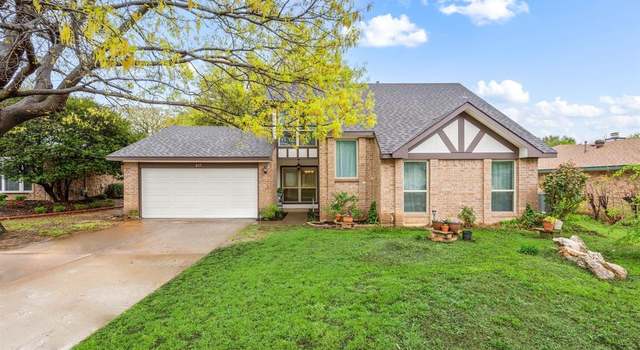 Photo of 617 Dunaway Dr, Euless, TX 76040