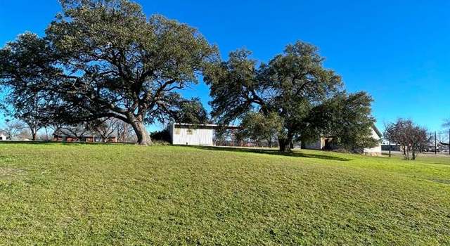 Photo of 916 Main St, Blanket, TX 76432