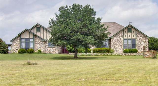 Photo of 3206 Crystal Lake Dr, Granbury, TX 76049