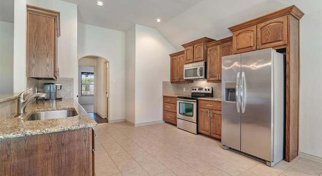 Photo of 1126 Meadow Hill Dr, Lavon, TX 75166