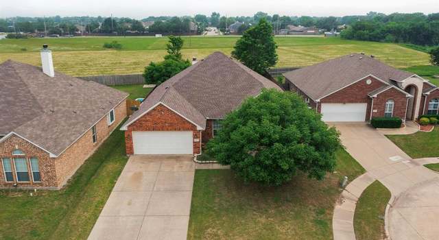 Photo of 927 Parish Ct, Grand Prairie, TX 75052