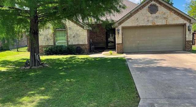 Photo of 305 W Trunk St, Crandall, TX 75114