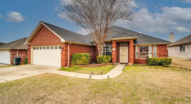 Photo of 817 Ogden Dr, Arlington, TX 76001