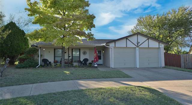 Photo of 9909 Talleyrand Ct, Fort Worth, TX 76108