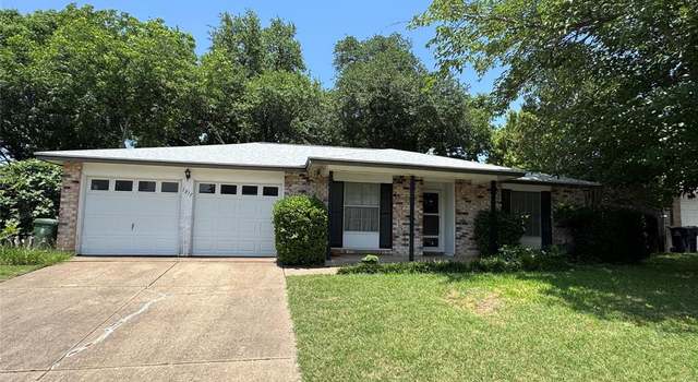 Photo of 1815 Redwood St, Arlington, TX 76014