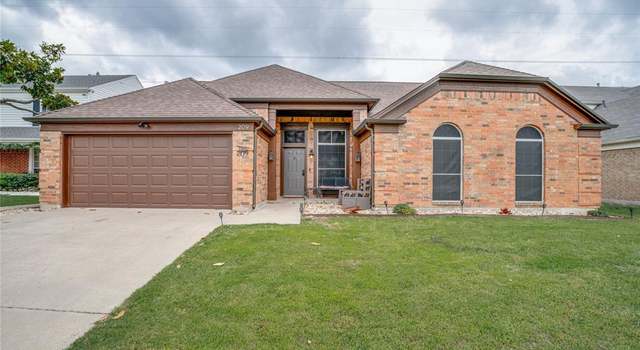 Photo of 209 Commonwealth Cir, Grand Prairie, TX 75052